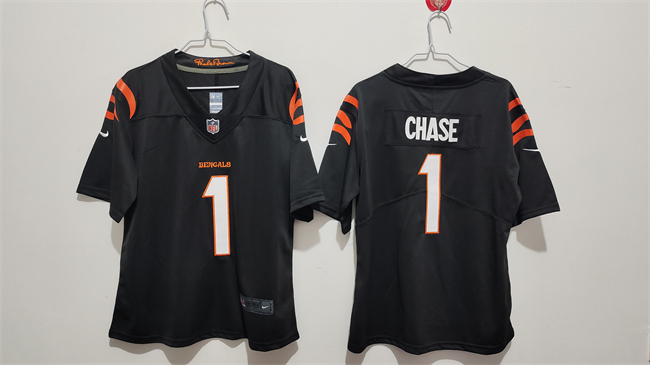 Women's Cincinnati Bengals #1 Ja'Marr Chase Black Vapor Stitched Football Jersey(Run Small) Women's Cincinnati Bengals #1 Ja'Marr Chase Black Vapor Stitched Football Jersey(Run Small)